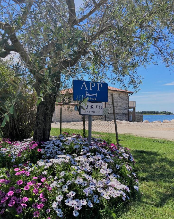 Apartments Lirio Umag Luaran gambar