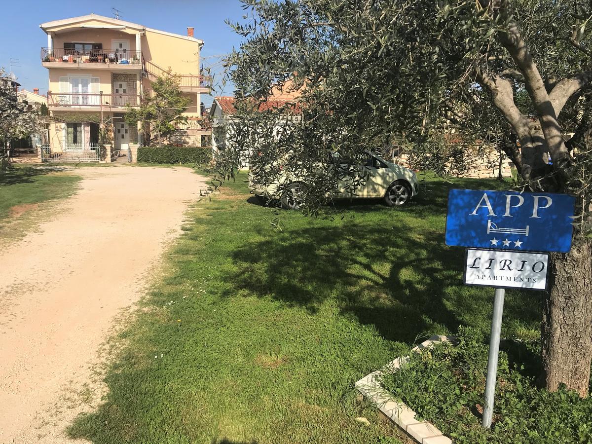 Apartments Lirio Umag Luaran gambar